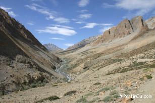 Itinéraire de trekking en direction du col Sirsir La